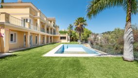 Villa en venta en Los Arqueros, Benahavis