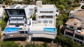 Villa en venta en Los Arqueros, Benahavis