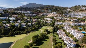 Villa en venta en Los Arqueros, Benahavis