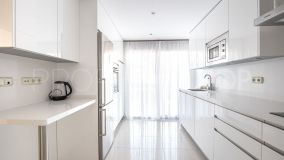 Atico duplex en venta de 2 dormitorios en Alminar de Marbella