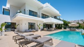Villa en venta en La Resina Golf, Estepona Este