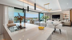 Villa en venta en La Resina Golf, Estepona Este