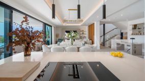 Villa en venta en La Resina Golf, Estepona Este
