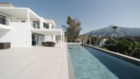 Villa for sale in Nueva Andalucia, Marbella