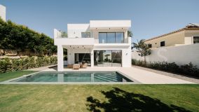 Villa for sale in Estepona