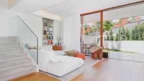 Se vende villa en Marbella Ciudad con 4 dormitorios