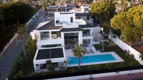 Villa with 6 bedrooms for sale in Marbella City