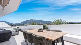 Penthouse for sale in Nueva Andalucia, 695,000 €