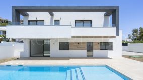 Villa for sale in Estepona, 995,000 €