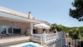 Villa en venta en Estepona, 698.000 €