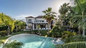 For sale villa in Nueva Andalucia