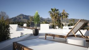 For sale 5 bedrooms town house in Marbella Golden Mile