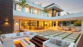 Villa en venta en Nueva Andalucia, Marbella