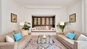 Buy 2 bedrooms penthouse in Nueva Andalucia