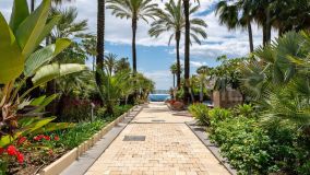 Ground Floor Apartment for sale in New Golden Mile, Estepona East