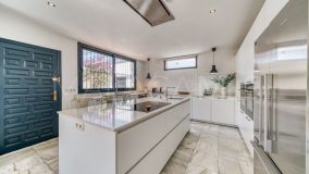 Villa en venta en Nueva Andalucia, Marbella