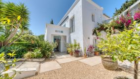 Villa for sale in El Rosario, Marbella East
