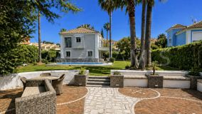 Villa for sale in La Duquesa, Manilva