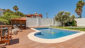 Villa for sale in La Duquesa, Manilva