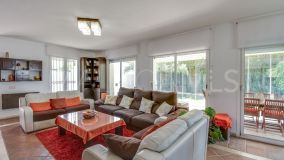 Villa for sale in La Duquesa, Manilva