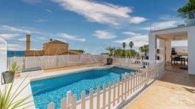 Villa for sale in Estepona