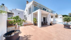 Villa en venta en Estepona