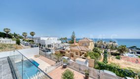 Villa en venta en Estepona
