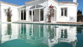 Villa for sale in La Duquesa, Manilva