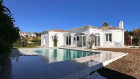 Villa for sale in La Duquesa, Manilva