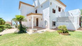 Villa en venta en Estepona