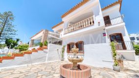 Villa en venta en Estepona