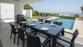 Villa for sale in La Duquesa, Manilva