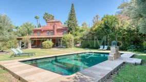 Villa en venta en Nueva Andalucia, Marbella