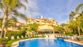 Apartamento en venta en Nueva Andalucia, Marbella