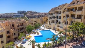 Buy ground floor apartment with 2 bedrooms in La Duquesa