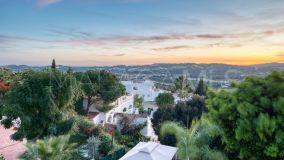 Villa for sale in Sierrezuela, Mijas Costa