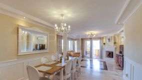 Se vende apartamento planta baja con 4 dormitorios en Calahonda