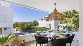 Adosado a la venta de 5 dormitorios en Nueva Andalucia