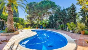 Villa for sale in New Golden Mile, Estepona Est