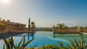 Penthouse for sale in Nueva Andalucia, 1,950,000 €