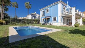 Villa for sale in La Duquesa, Manilva