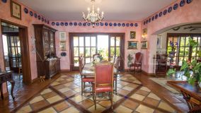 Villa for sale in La Duquesa, Manilva