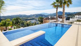 Villa for sale in Benahavis