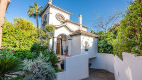 Buy villa with 5 bedrooms in Marbella City