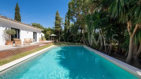 Villa for sale in Hacienda las Chapas, Marbella Öst