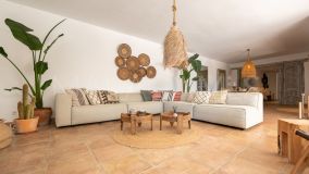 Villa for sale in Hacienda las Chapas, Marbella Öst