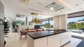 Villa for sale in La Quinta, Benahavis