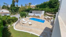 Villa en venta en Nueva Andalucia, Marbella