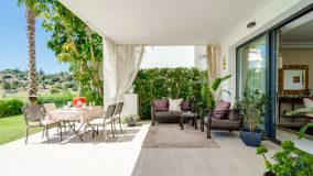 Apartamento Planta Baja en venta en Atalaya Hills, Benahavis