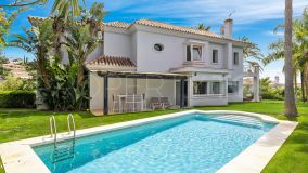 Comprar villa en Marbella Este